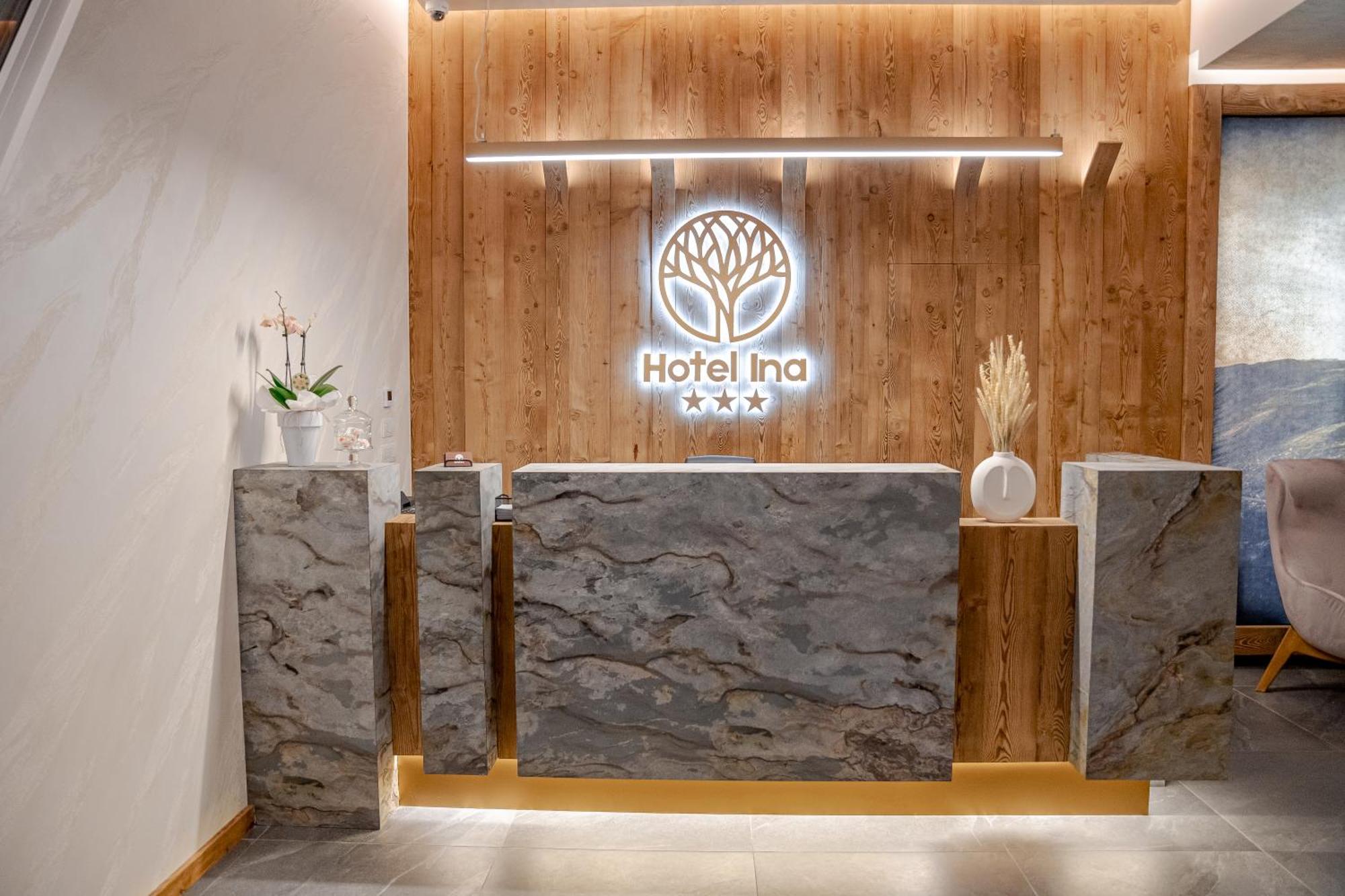 Hotel Ina Borsa  Bagian luar foto