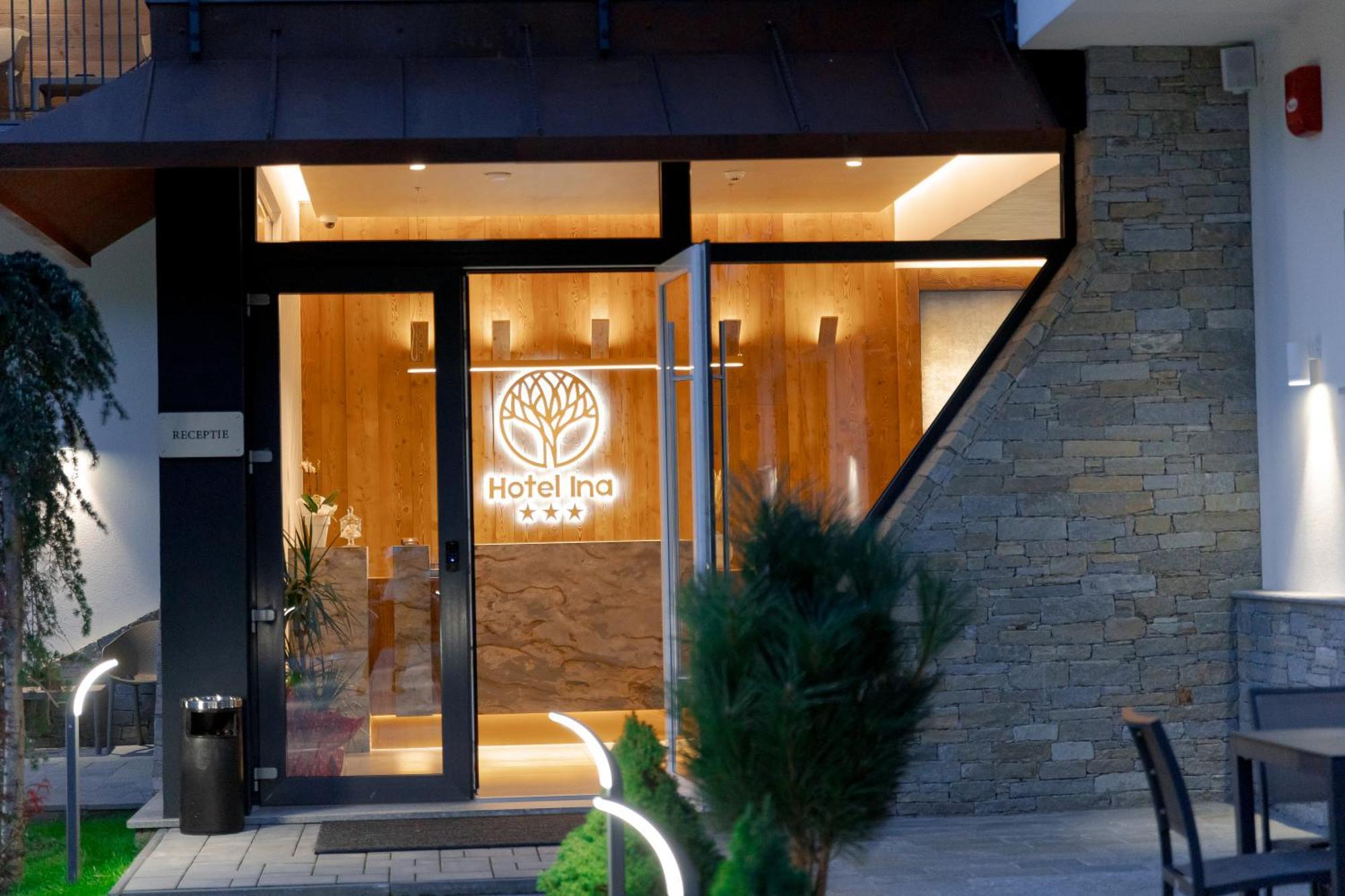 Hotel Ina Borsa  Bagian luar foto